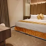 العابرة للشقق المخدومة